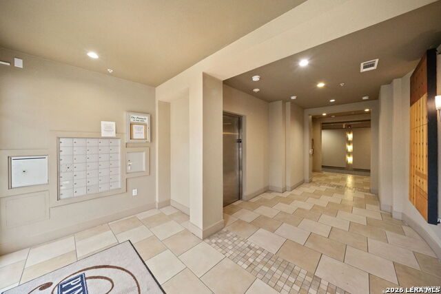 7342 Oak Manor Dr Property Photo 2