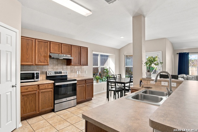 15815 Hastings Park Property Photo 6