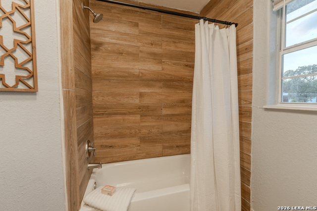 210 Greenhaven Dr Property Photo 5