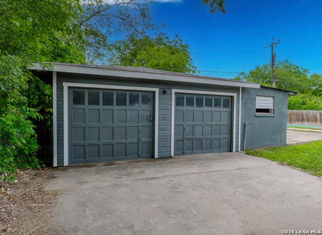 210 Greenhaven Dr Property Photo 24