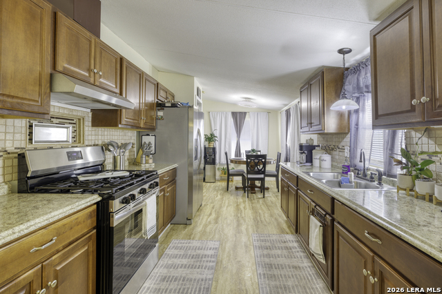 609 County Road 4647 Property Photo 8