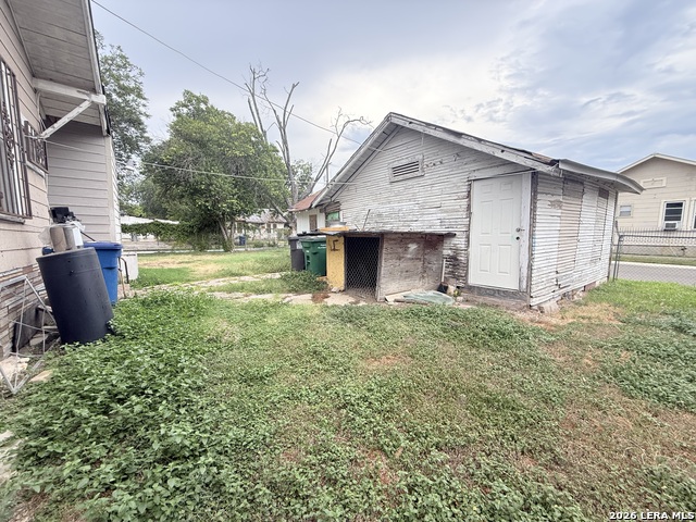 1201 Burnet St Property Photo 3