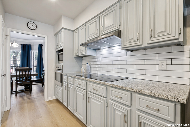 8823 Shade Tree Property Photo 14