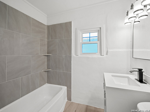 707 Chicago Property Photo 12
