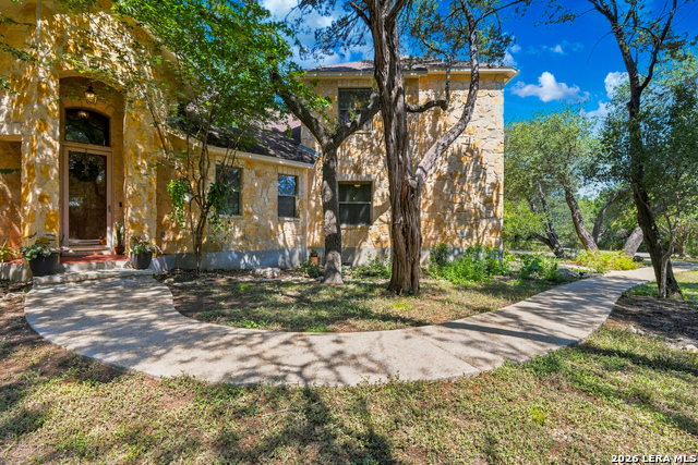 2 Trophy Property Photo 1