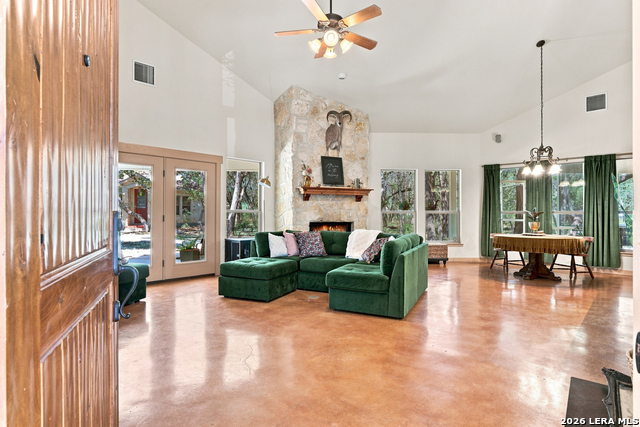 2 Trophy Property Photo 4
