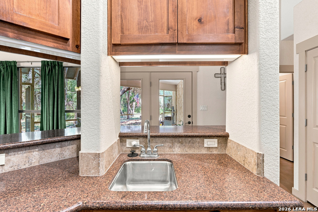 2 Trophy Property Photo 8
