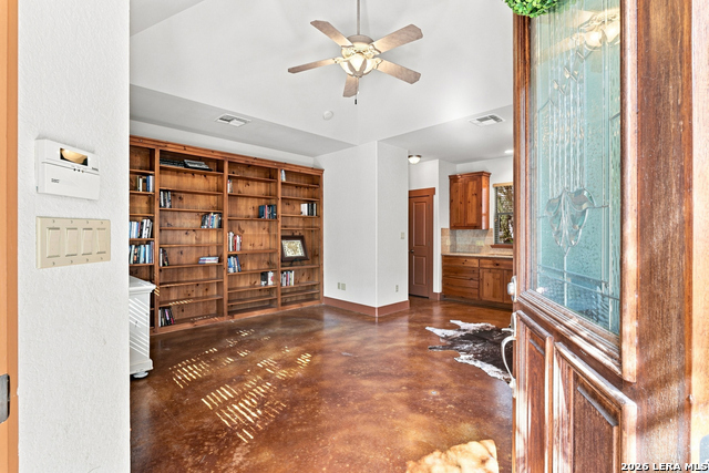 2 Trophy Property Photo 23