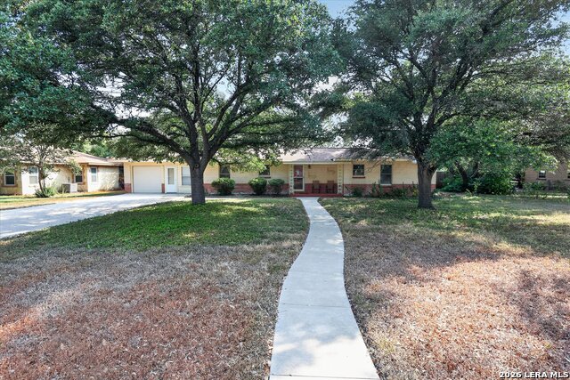 2611 Danbury St Property Photo 1
