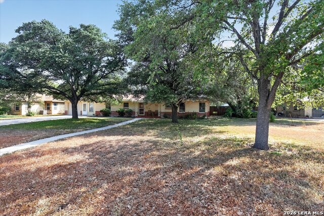2611 Danbury St Property Photo 4