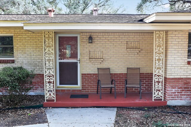 2611 Danbury St Property Photo 5