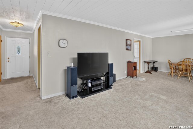 2611 Danbury St Property Photo 6