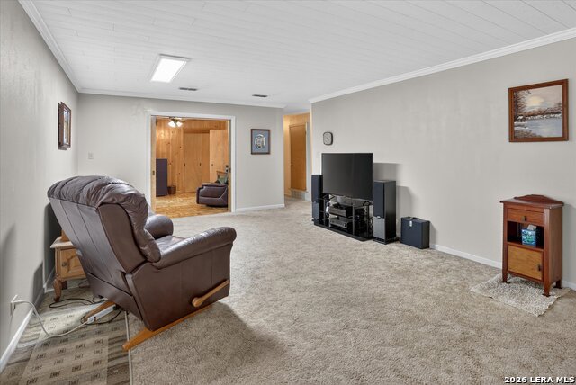 2611 Danbury St Property Photo 8
