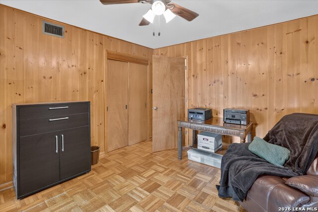 2611 Danbury St Property Photo 10