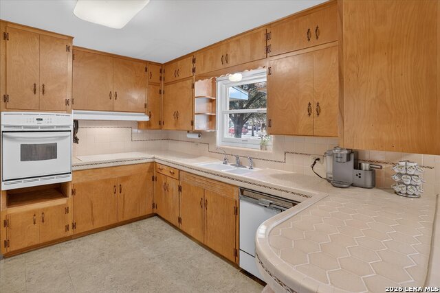 2611 Danbury St Property Photo 14