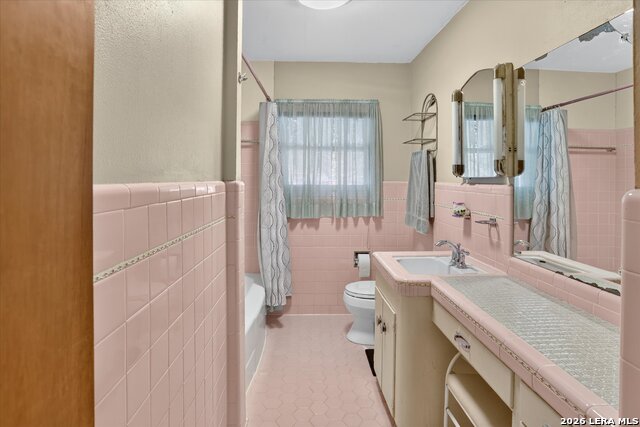 2611 Danbury St Property Photo 26