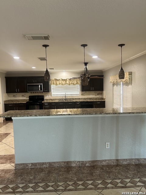 14606 Mountainside Property Photo 7