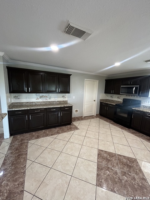 14606 Mountainside Property Photo 8