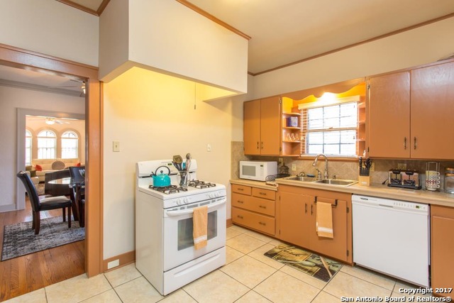 1633 W Kings Hwy Property Photo 8