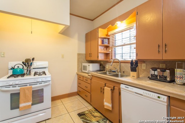 1633 W Kings Hwy Property Photo 10