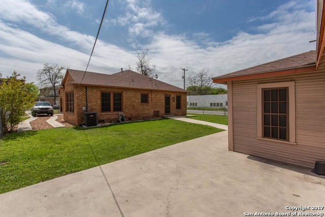 1633 W Kings Hwy Property Photo 25