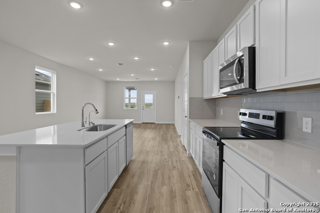 4434 Danforth St Property Photo 8