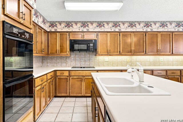 1800 Shadow Park St Property Photo 14