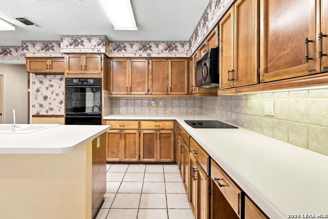 1800 Shadow Park St Property Photo 15