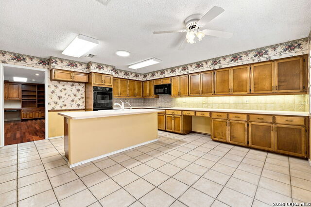 1800 Shadow Park St Property Photo 17
