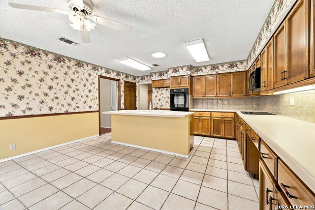 1800 Shadow Park St Property Photo 18