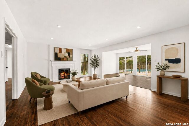 710 Wiltshire Property Photo 4