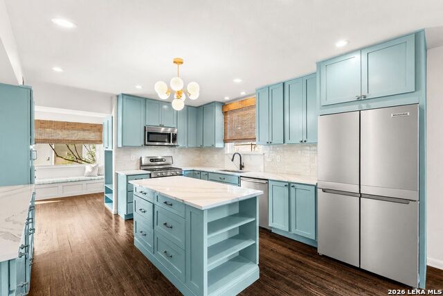 710 Wiltshire Property Photo 8