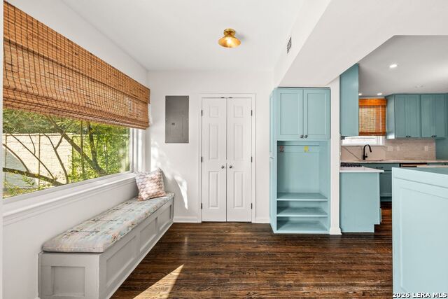 710 Wiltshire Property Photo 14