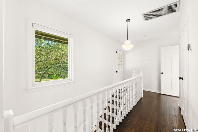 710 Wiltshire Property Photo 17