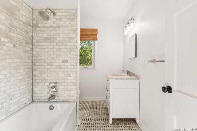 710 Wiltshire Property Photo 22