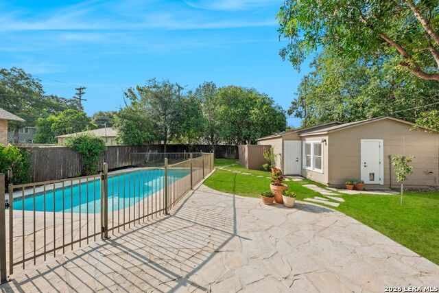 710 Wiltshire Property Photo 27