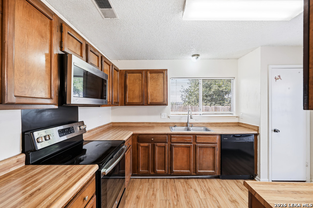 10434 Shallow Xing Property Photo 8
