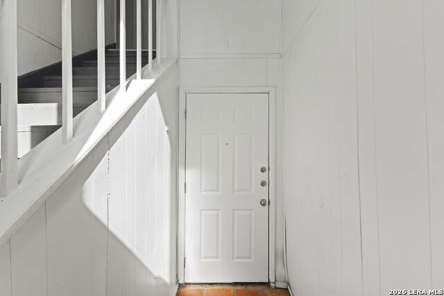 1127 W Woodlawn Ave Property Photo 42