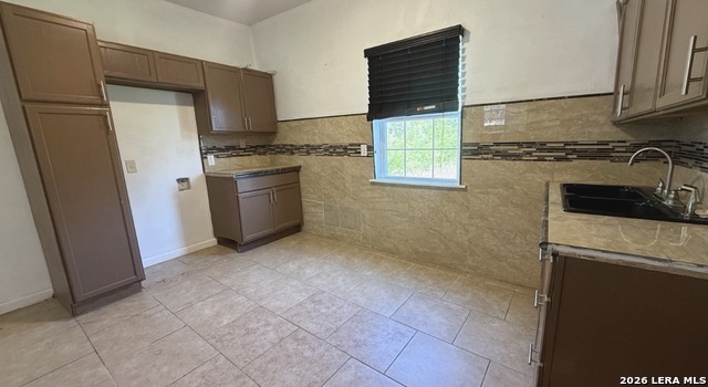 510 E Pine Property Photo 6