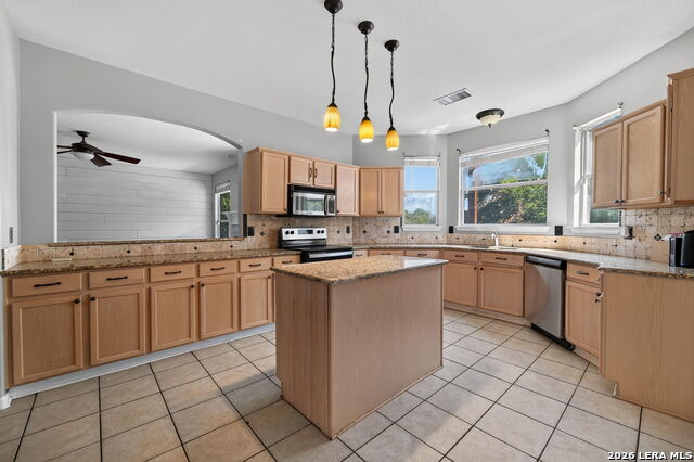 1506 Crescent Point Property Photo 8