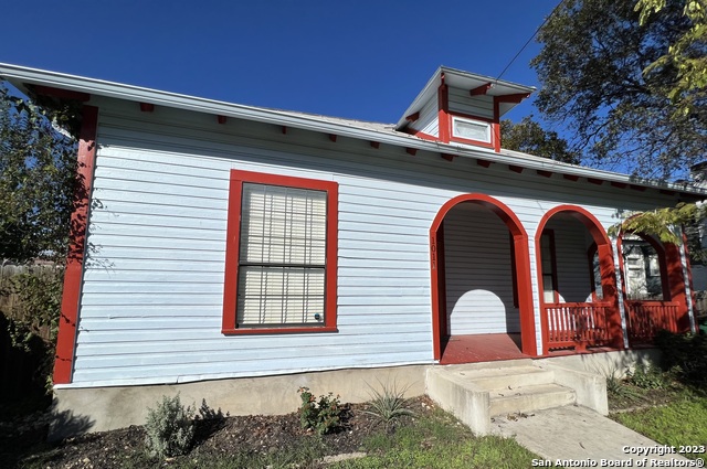 1011 Dawson St Property Photo 1