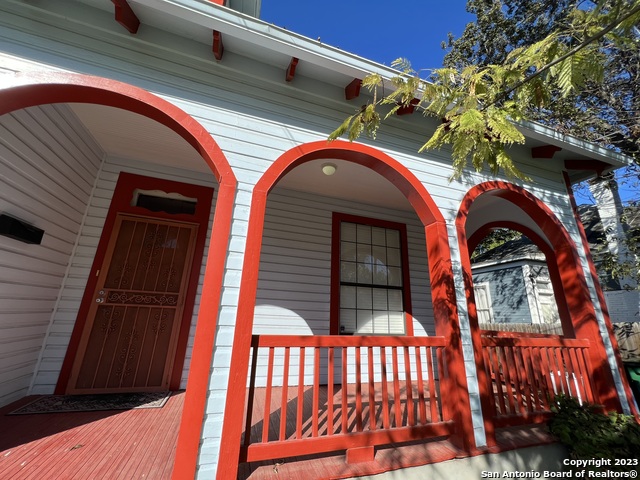 1011 Dawson St Property Photo 2