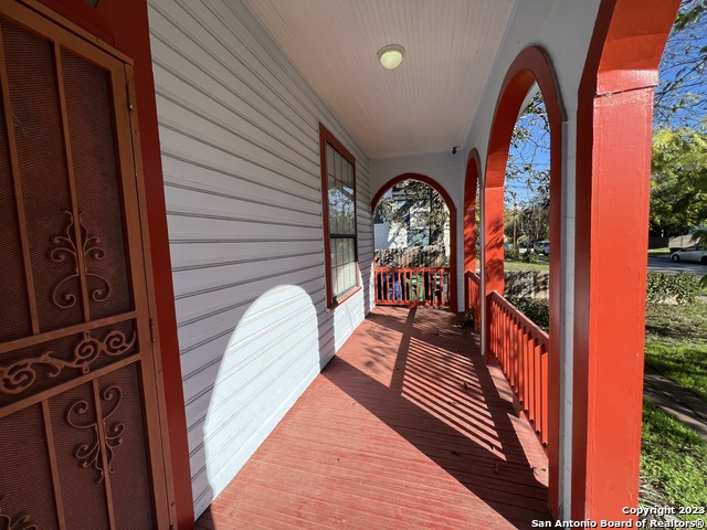 1011 Dawson St Property Photo 3