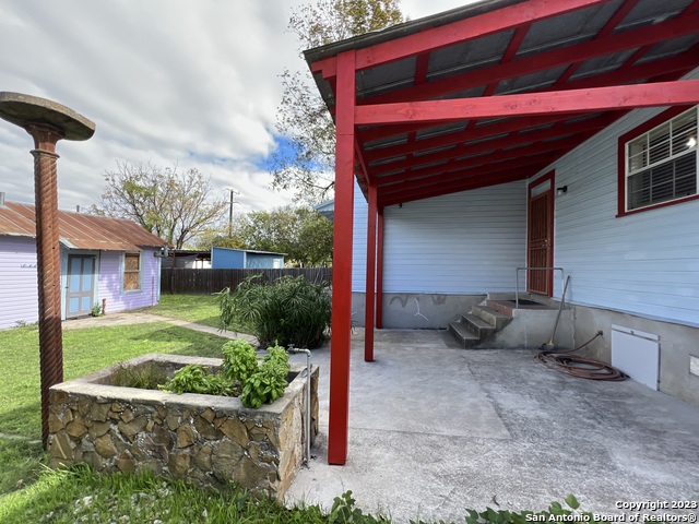 1011 Dawson St Property Photo 24