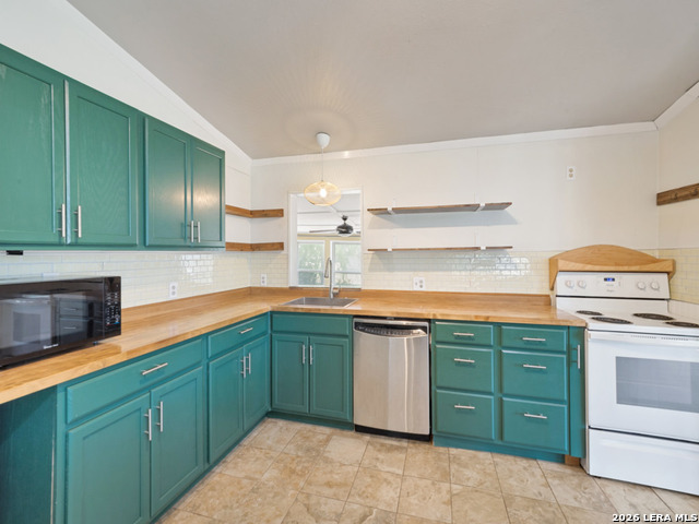 13634 Owl Tree St Property Photo 8
