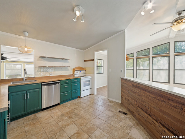 13634 Owl Tree St Property Photo 9