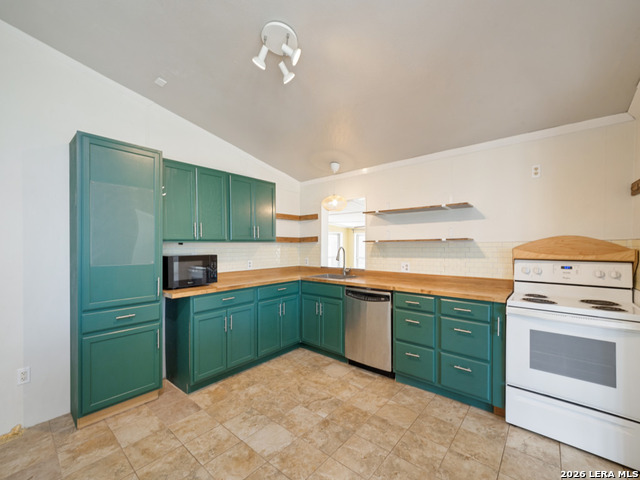 13634 Owl Tree St Property Photo 10