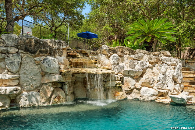 8255 Colonial Woods Property Photo 2