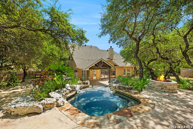 8255 Colonial Woods Property Photo 4