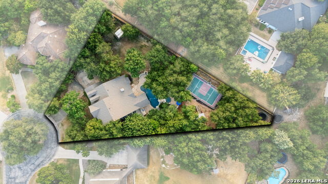 8255 Colonial Woods Property Photo 5